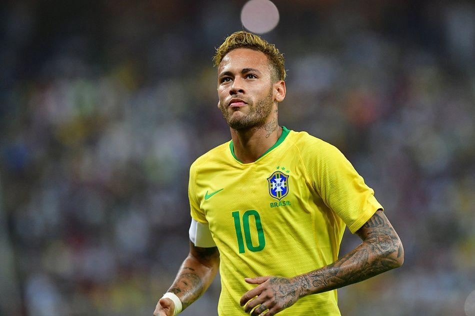 皇马0-2负塞尔塔赛后球员围攻裁判，一分钟内五黄一红