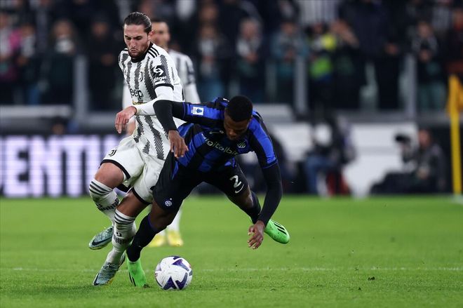 NBA：独行侠击败雄鹿 东契奇全场三双