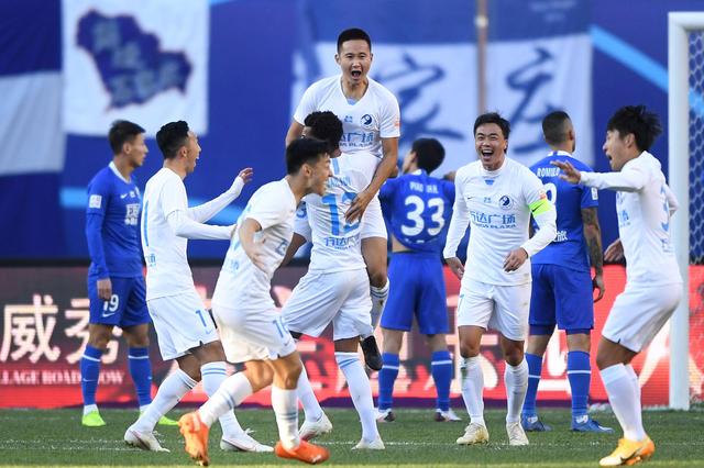 霍伊伦德梅开二度 那不勒斯击败尤文后登上意甲榜首