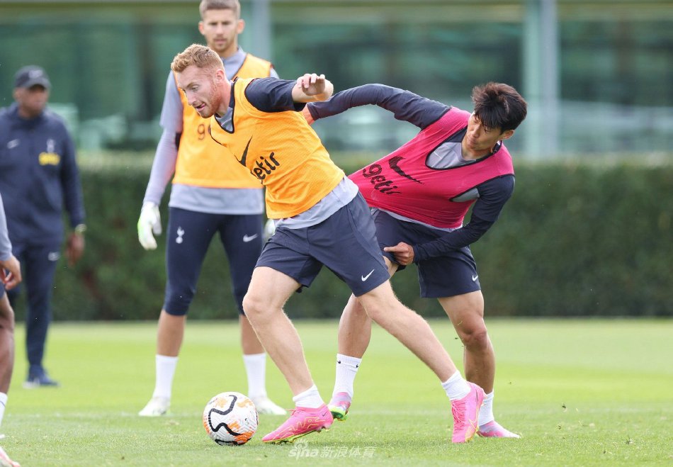 半场战报：法兰克福0-0沃尔夫斯堡