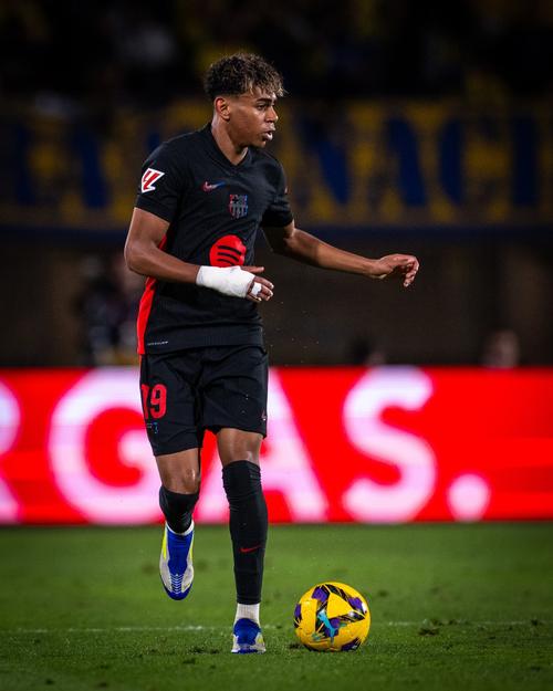 爵士东契奇30+三双力助球队逆转