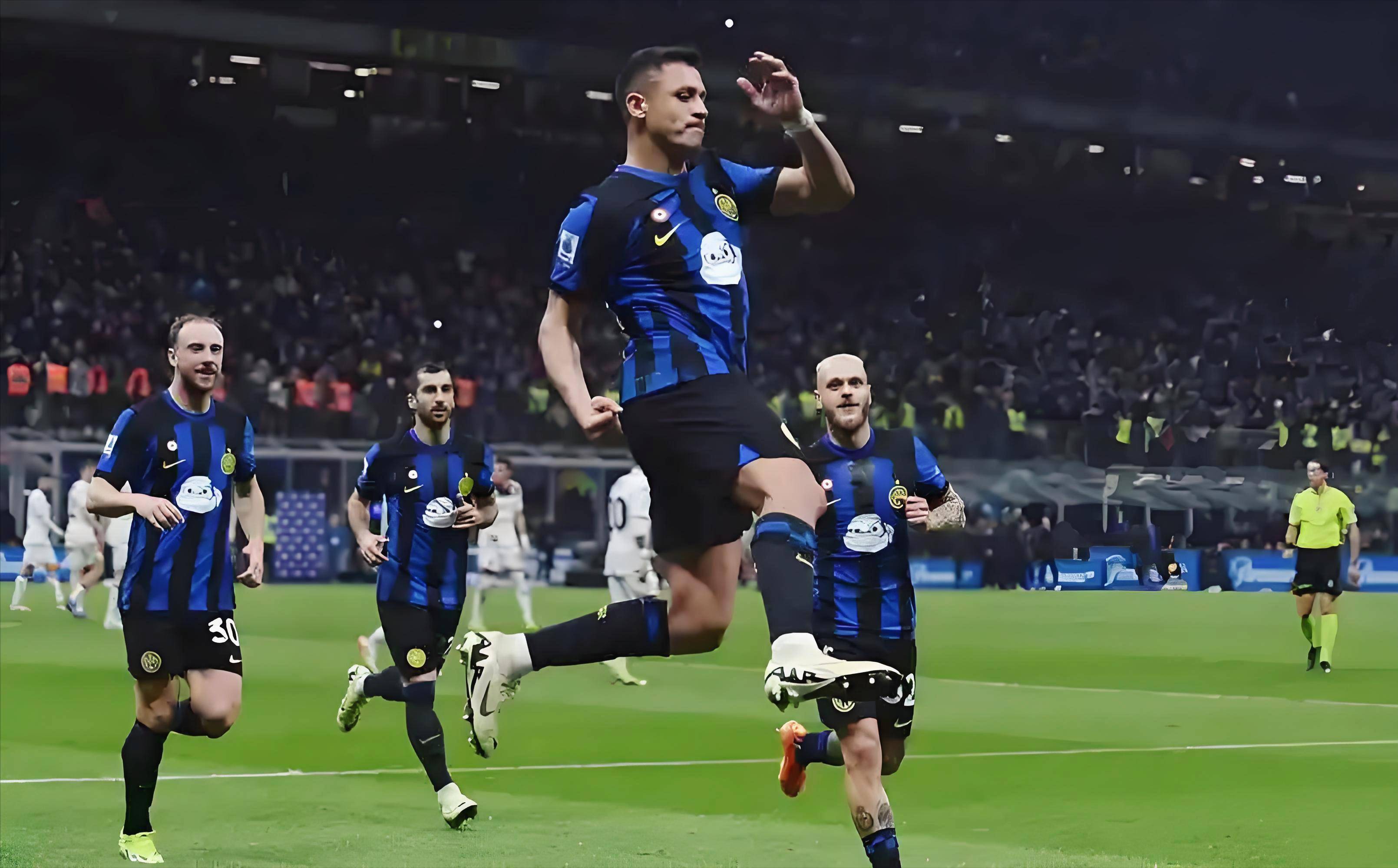 欧冠赛场精彩瞬间：巴萨2-1战胜拜仁,