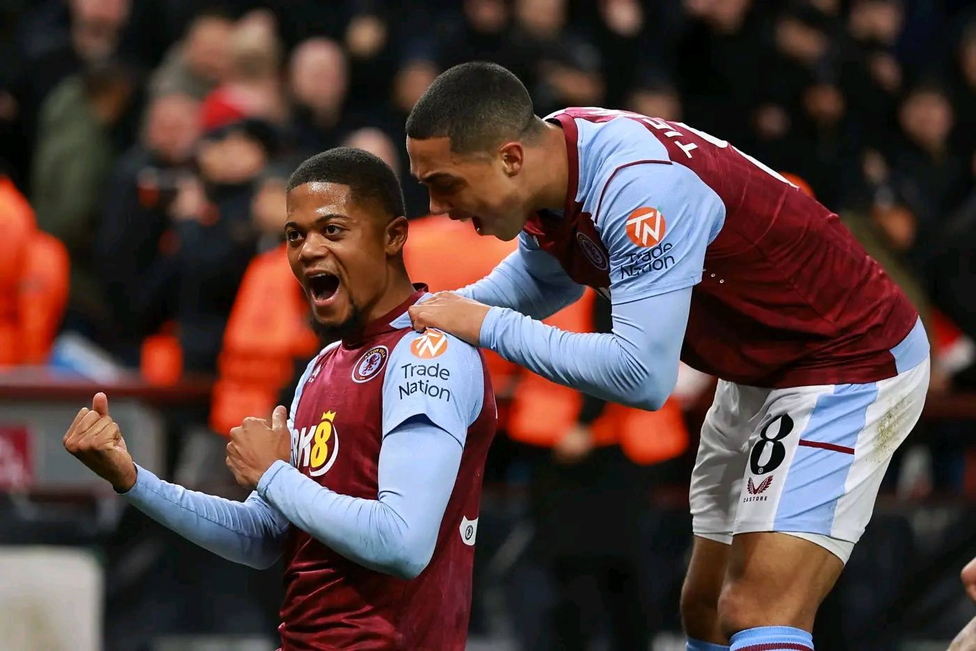 阿隆索在皇家马德里时间已经不多齐达内和阿尔韦罗亚正等着他上场