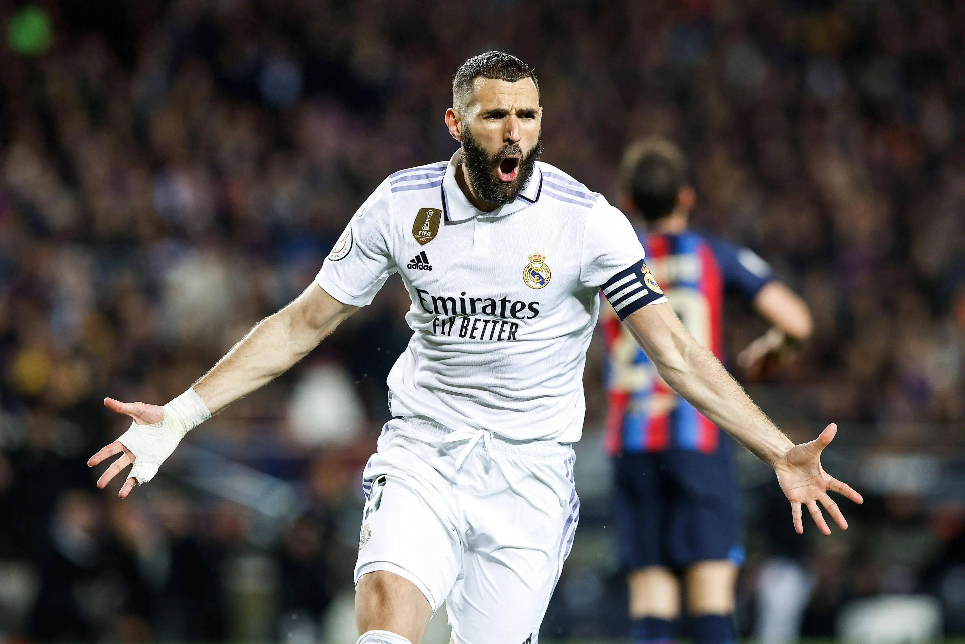 状态火热！穆雷首节6中4得到10分2篮板1助攻