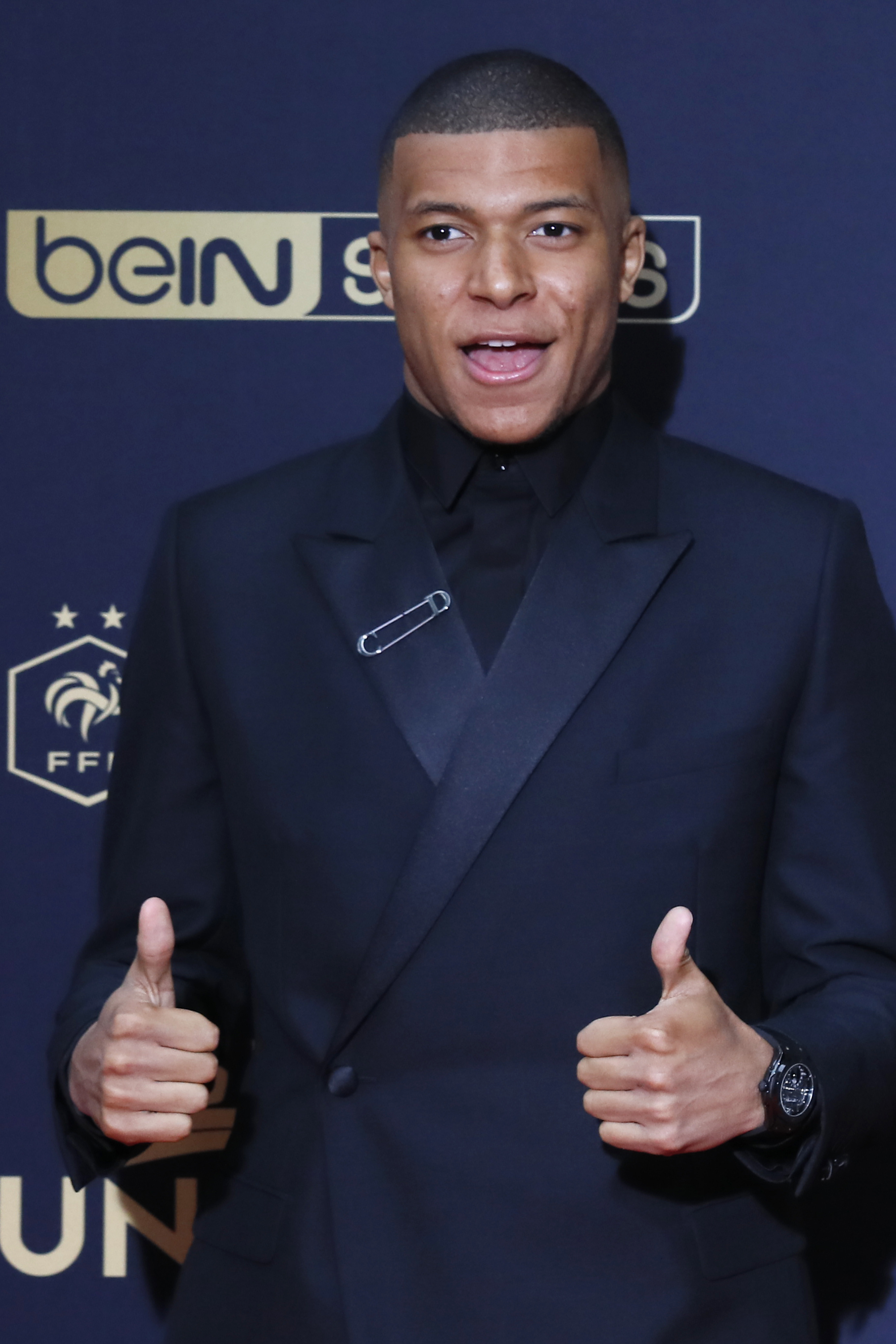 比赛集锦：克雷莫内塞1-3罗马