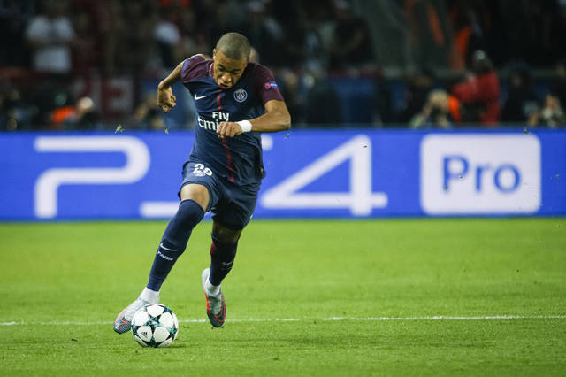 队友亲自辟谣！库兹马：我不记得字母哥和我们开过会